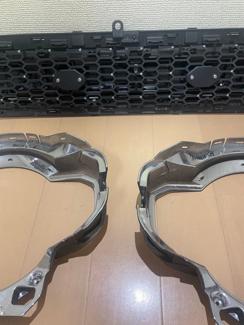 ハスラーフロントグリル➕ライトガーニッシュセット