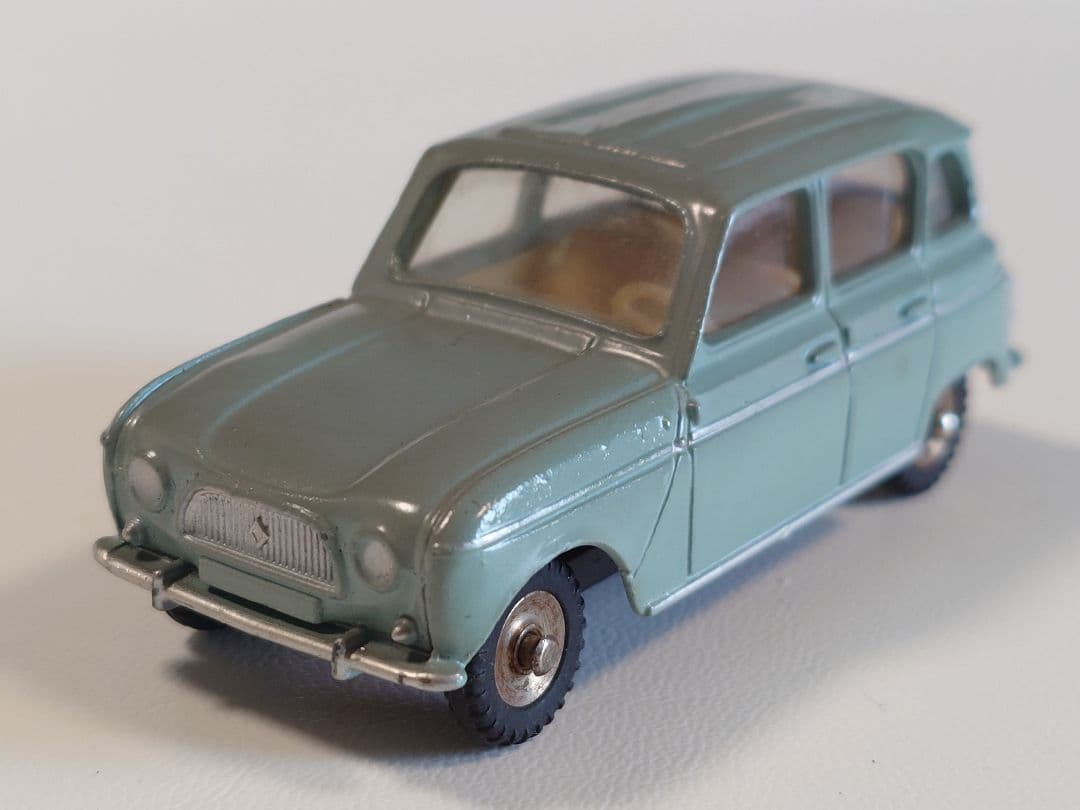 ミニカー DINKY No.518 RENAULT 4L