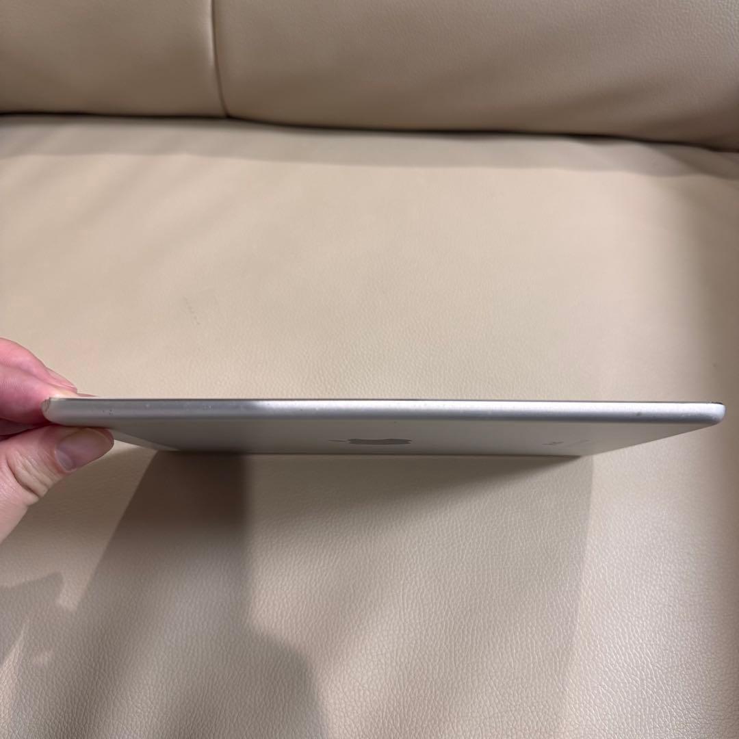 【Apple】 iPad mini4 シルバー セルラーモデル　バッテリー90%