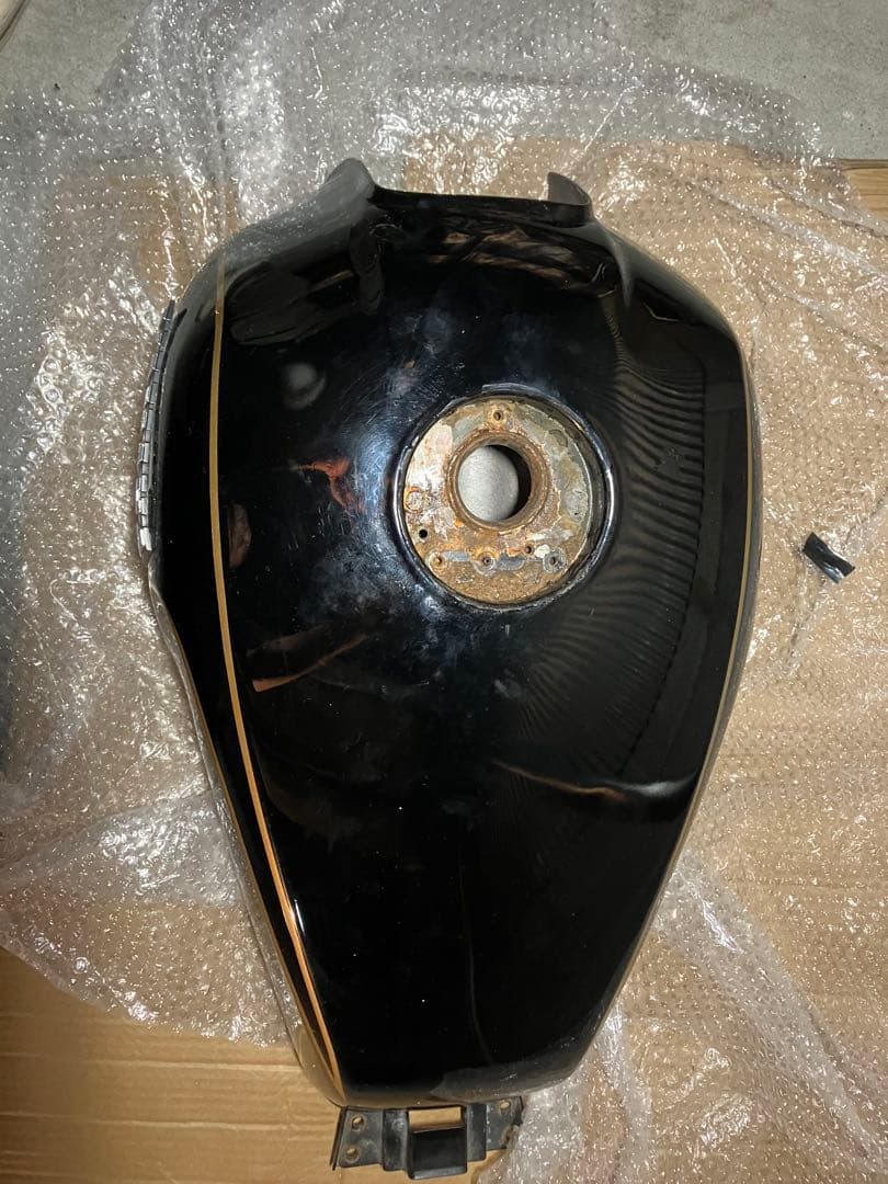んー　YAMAHA XJR400 4HM ガソリンタンク