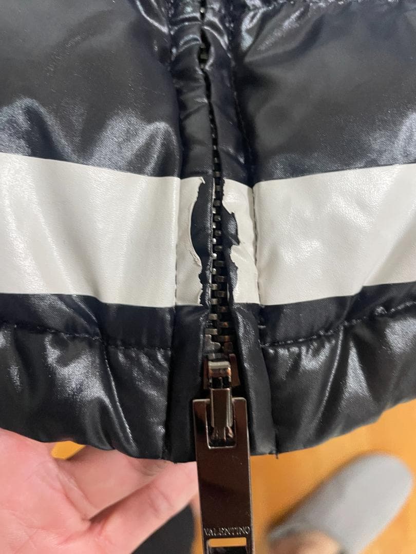 VALENTINO ダウンジャケット ビッグVロゴ フードなし 正規品