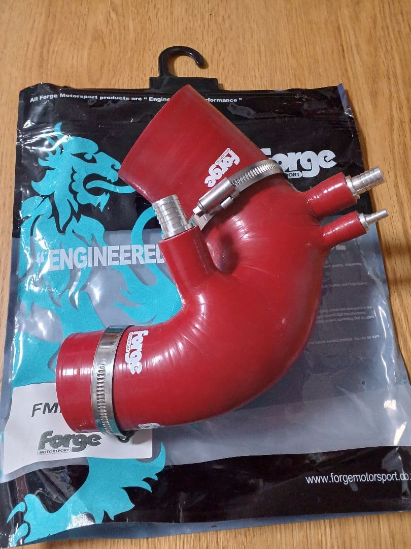 (値下げ)Forge 赤 シリコン インテークホース　アバルト595 IHI用