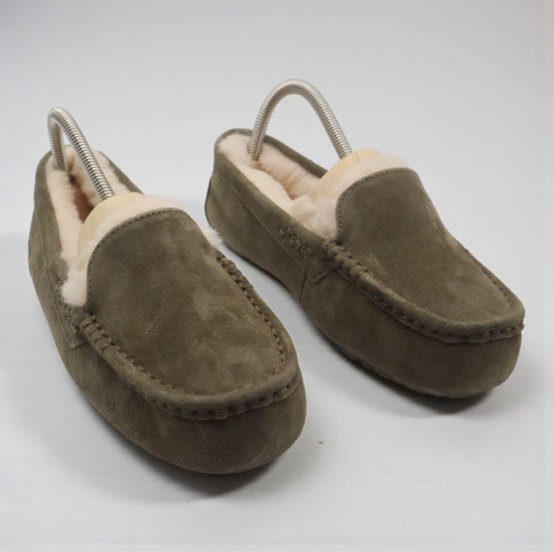 新品同様　UGG モカシン　アンスレー　Ansley カーキ