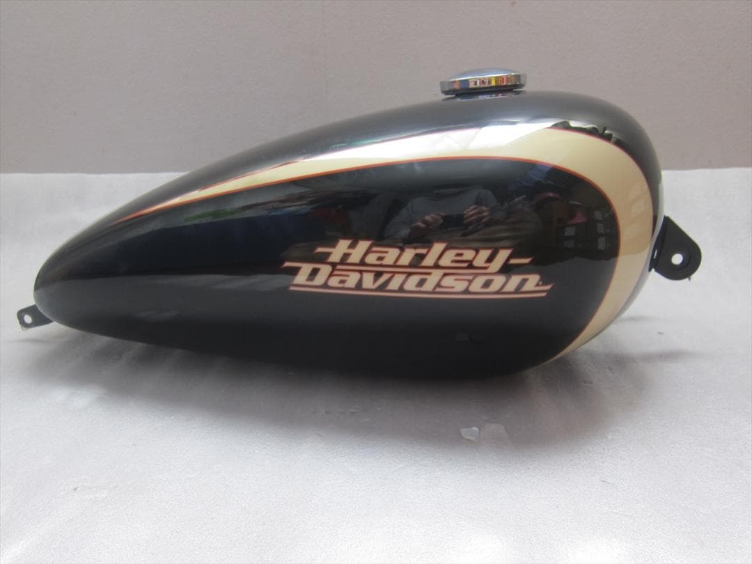 ハーレースポーツスターXL1200C純正タンク