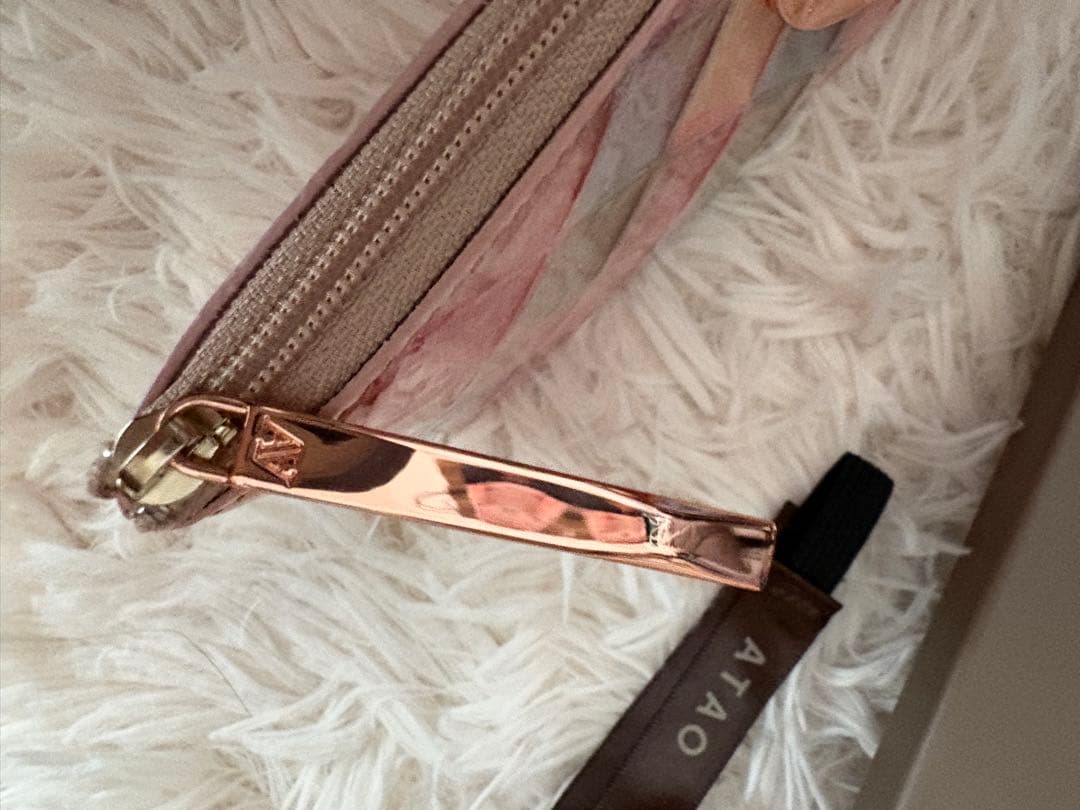 美品♪ATAO 長財布 ピンク パステル　ブロックパーティ　リモ