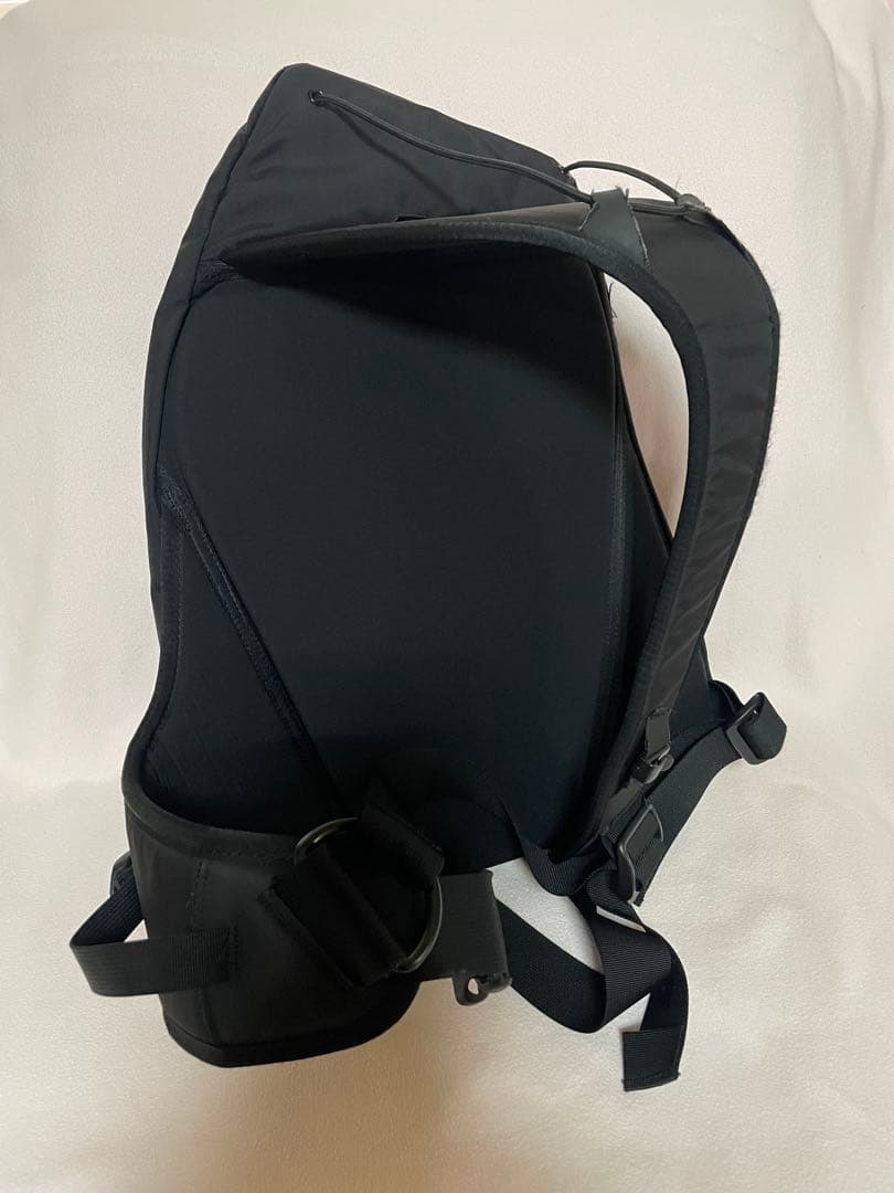 [初期モデル] アークテリクス Arc’teryx クイバー (すり傷有り)