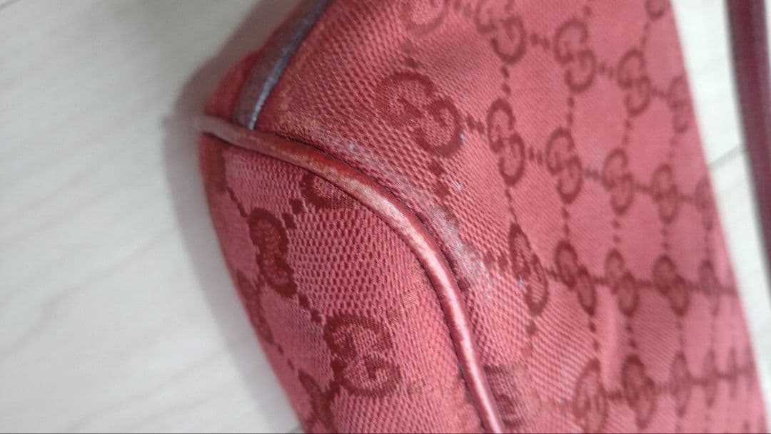 GUCCI アクセサリーポーチ レッド