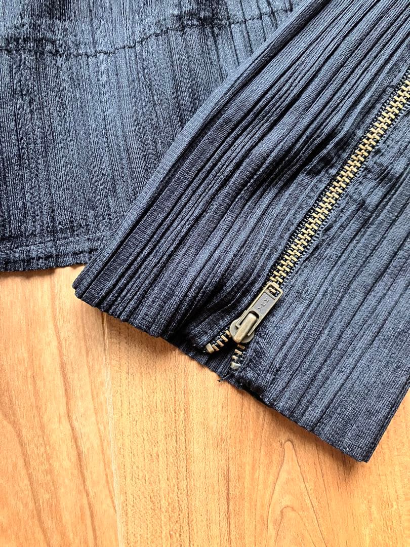 プリーツプリーズ　ライダース風ジャケット　訳あり