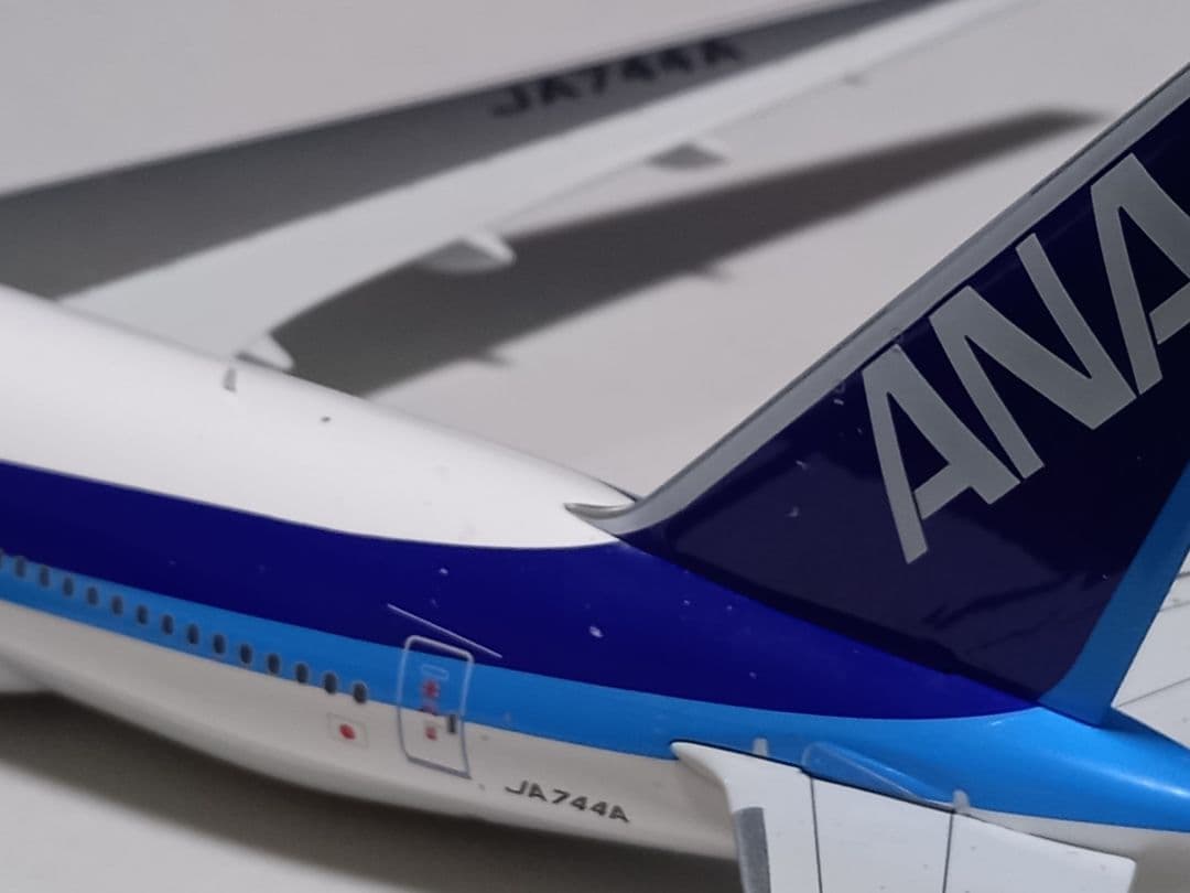 難あり　FOX 1/200 ANABoeing777-200 JA744A