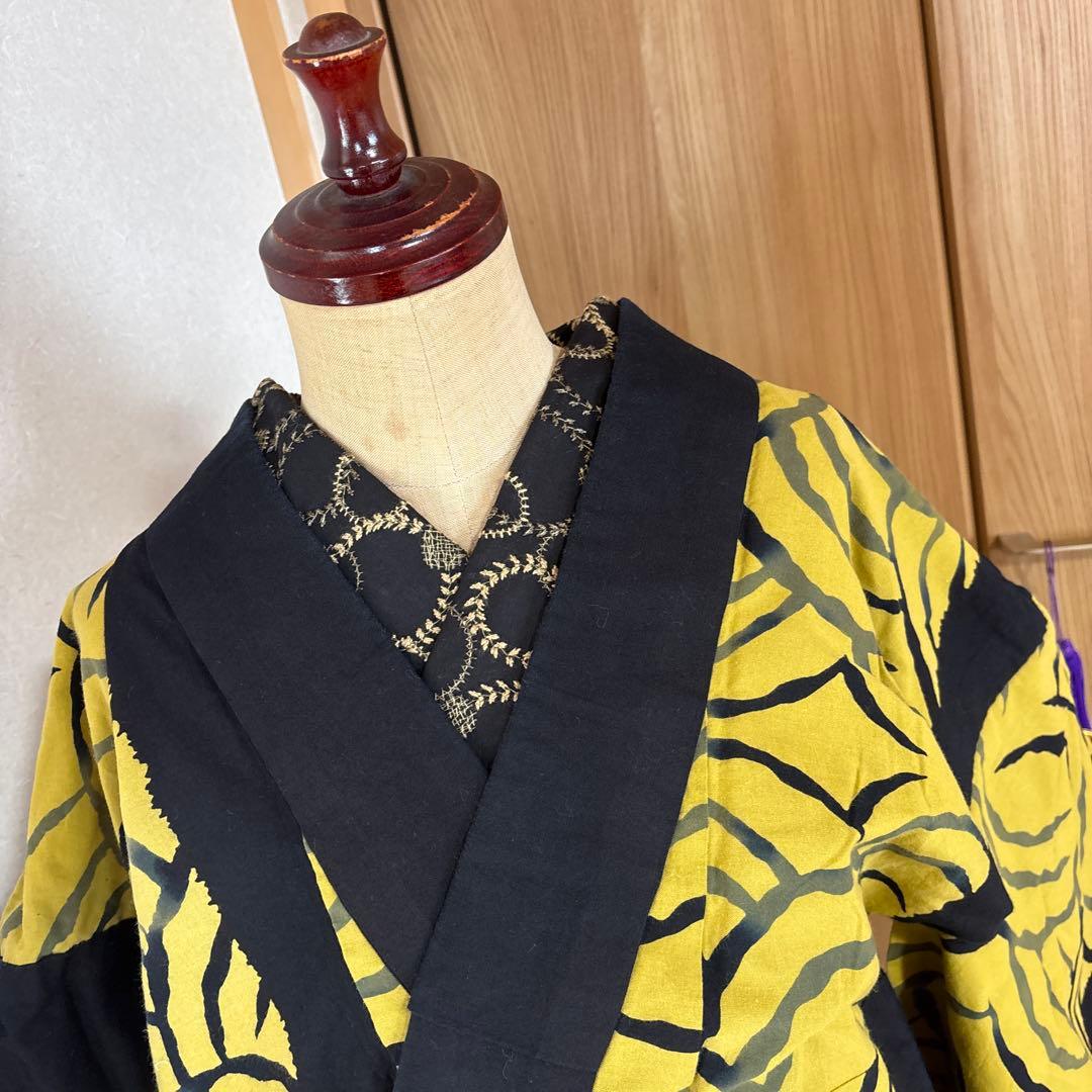 こっぱ 様 2点おまとめ。黒地にリーフサークル(^^)五福のかんたん美容衿♡