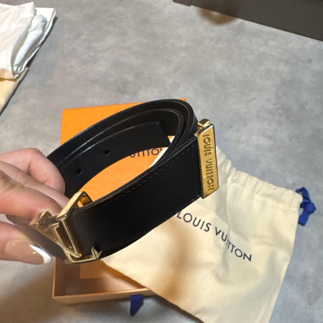 LOUIS VUITTON ブラックレザーベルト　レディース