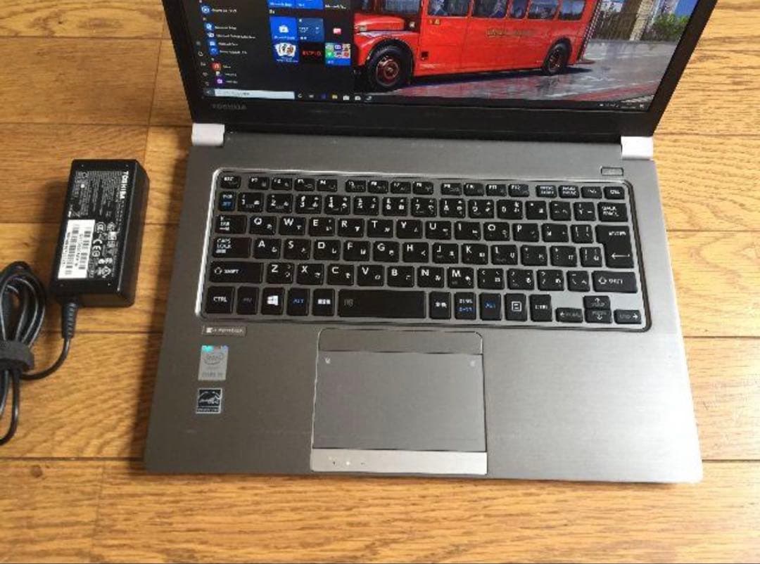 東芝 Dynabook R63/P i5 5300U 1920x1080