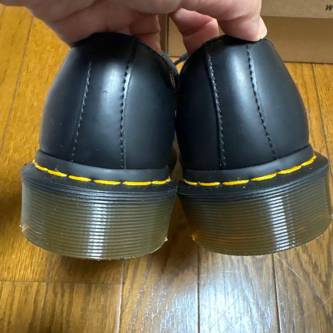 新品 箱あり Dr. Martens ドクターマーチン ブラック 3ホール 23