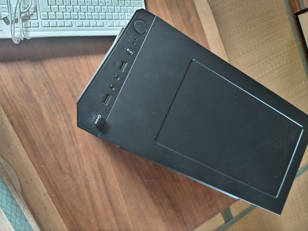 ■ミニタワー型デスクトップPC　キーボード＆ワイヤレスマウス付き