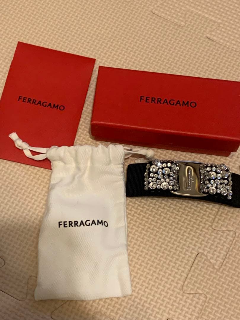 FERRAGAMO クリスタルリボンヘアアクセサリー