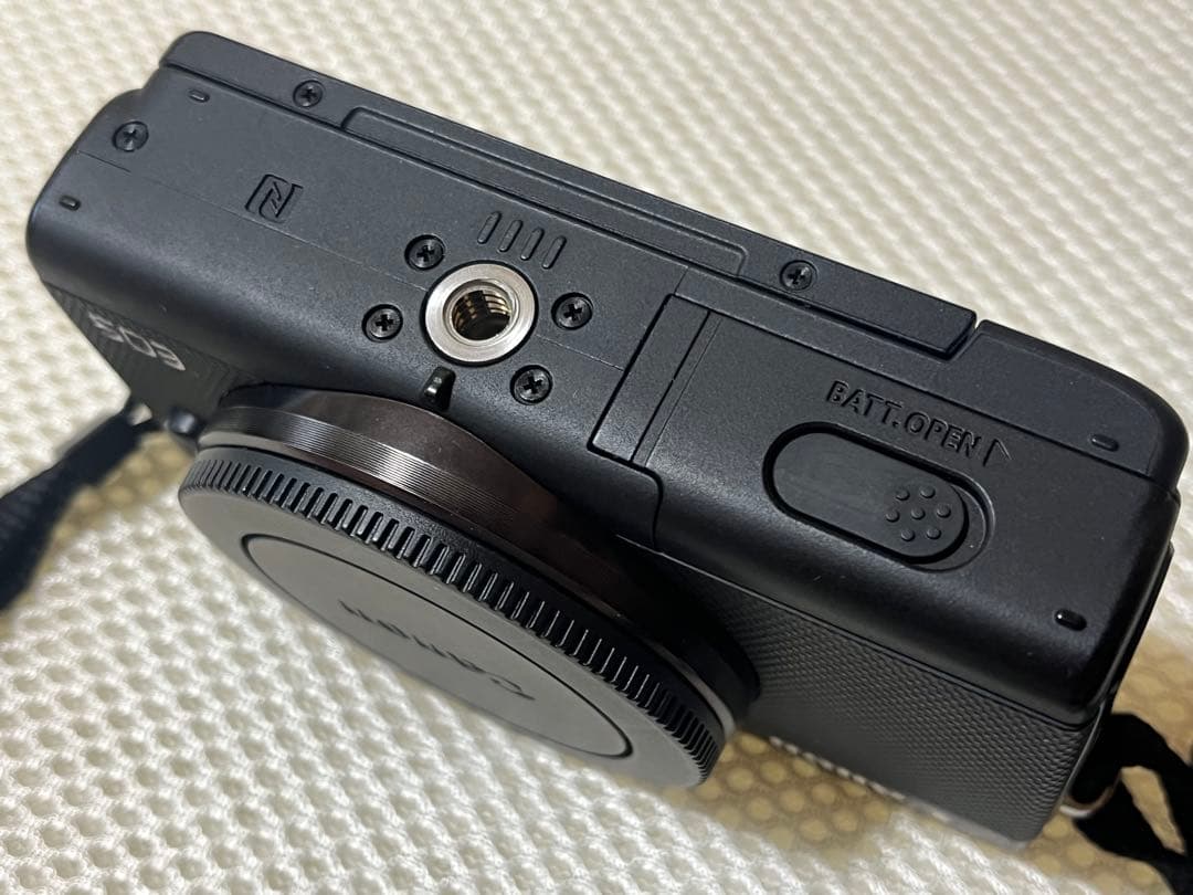 Canon EOS M100 Wレンズキット