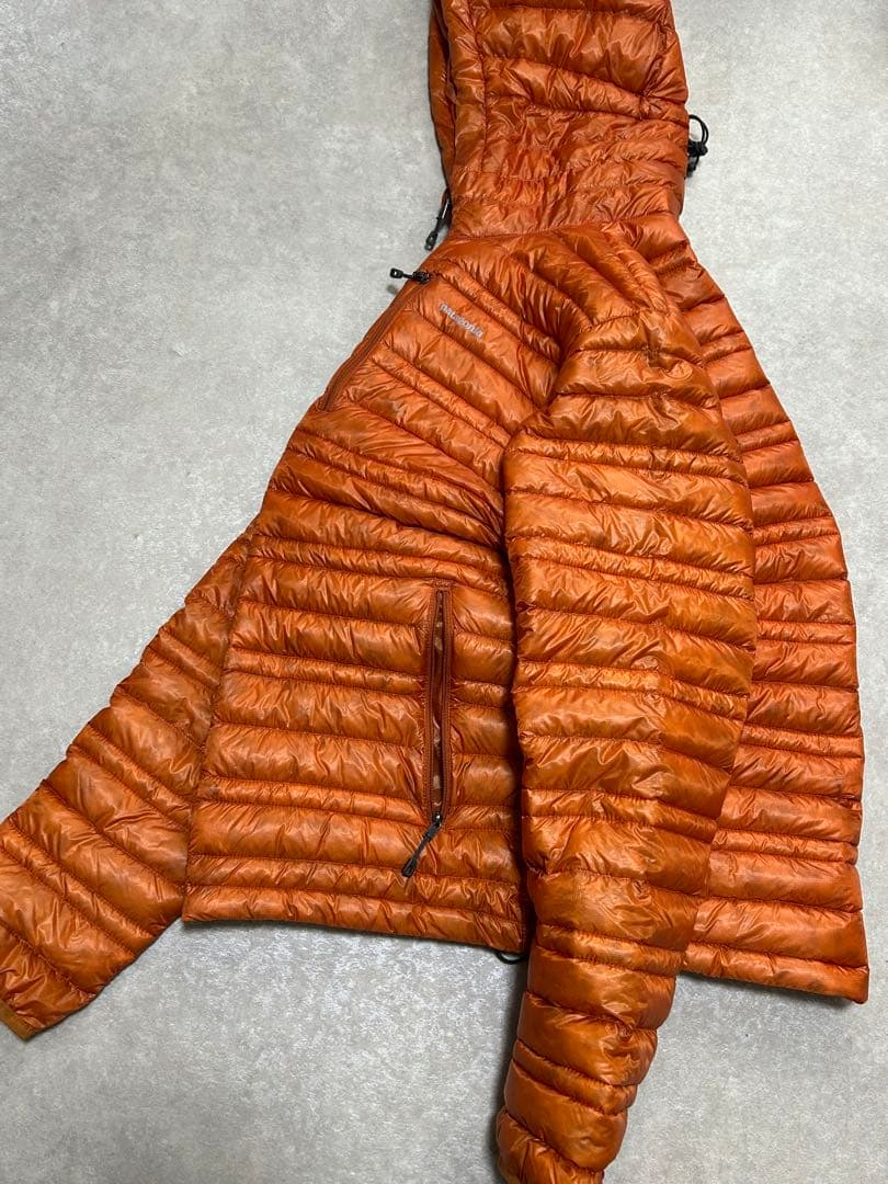 希少 極美品 パタゴニア ウルトラライトダウン フーディ S オレンジ