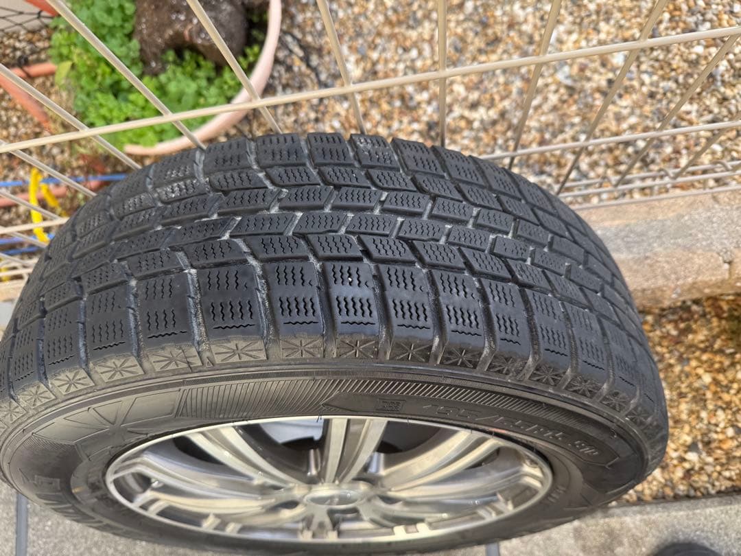 スタッドレスタイヤ　195/65/R15 アイスナビ①