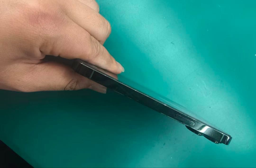 iPhone13pro 256g バッテリー100％