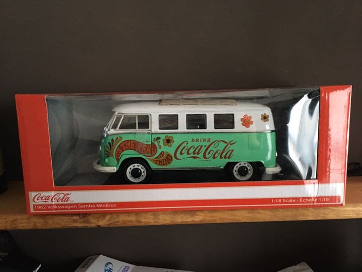 く*♪様 全世界3000台のみ　フォルクスワーゲン サンバ ミニバス(1/18ス