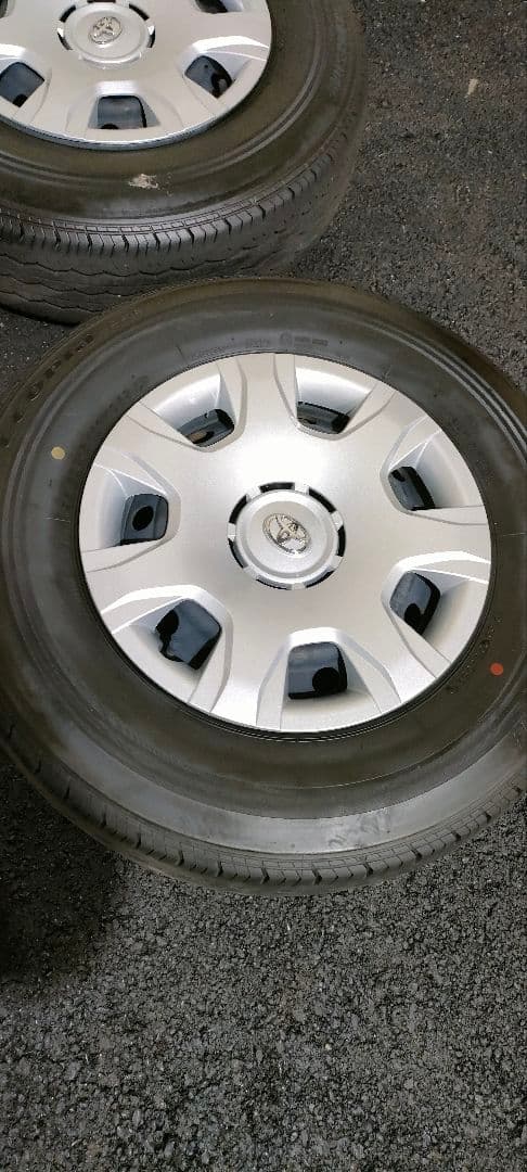 引取のみ ハイエース純正　ブリヂストン 195/80-15　ホイール付きタイヤ