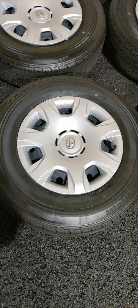 引取のみ ハイエース純正　ブリヂストン 195/80-15　ホイール付きタイヤ