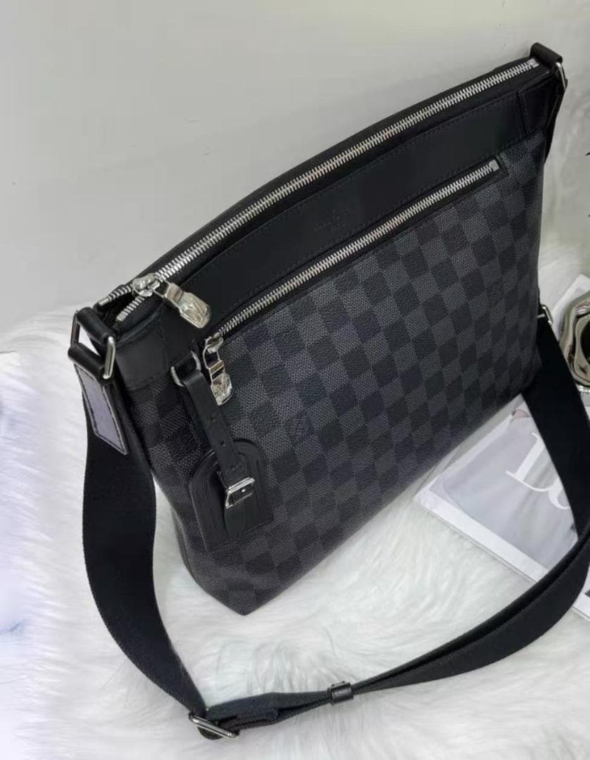 ダミエグラフィット メッセンジャーバッグ