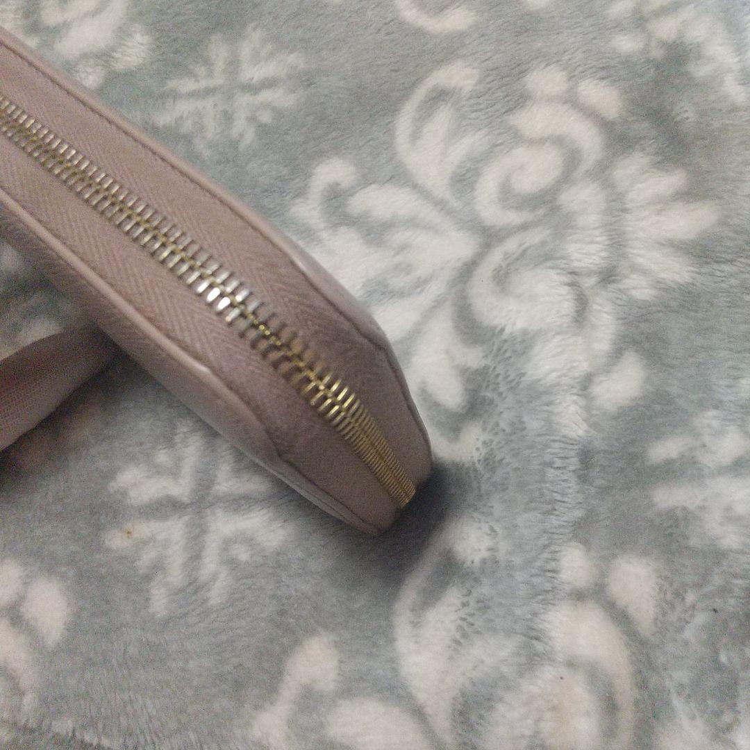 プラダPRADAサフィアーノラウンドファスナーベージュ系