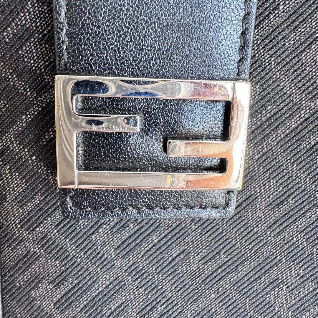 FENDI スマホバッグ ショルダーバック ブラック グレー ズッカ柄　2way