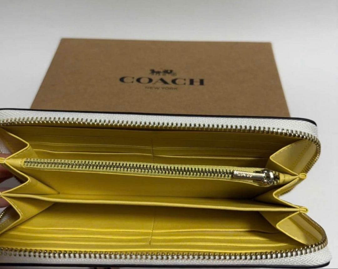 コーチ 長財布 レザー ホワイト ストラップ付