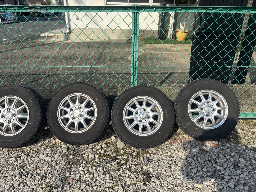 スタッドレス12インチタイヤアルミホイールセット☆