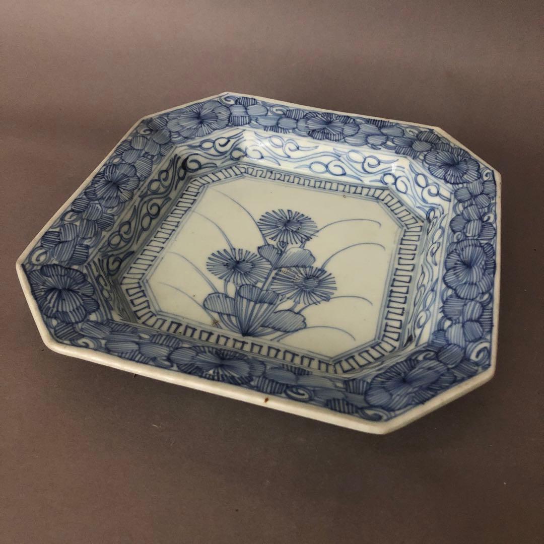 古伊万里　染付け窓絵　菊紋　草花柄縁　角皿