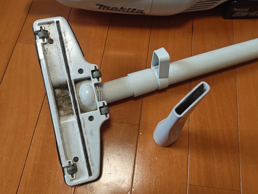 マキタ　makita　CL141FD 充電式クリーナー