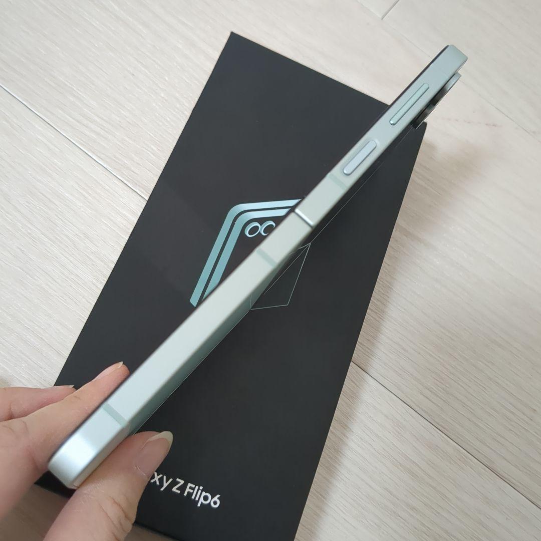 【美品】Samsung　スマートフォン　Galaxy Z Flip6