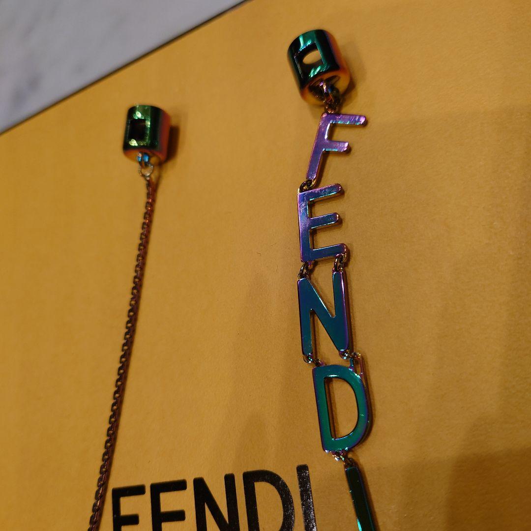 フェンディ　FENDY　airpods エアポッズ　チェーン　ネックレス