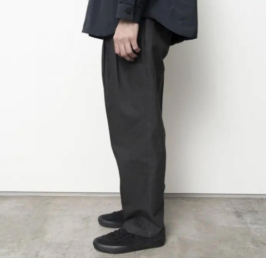 パンツ 25 STILL BY HAND Deep tuck pressed pants