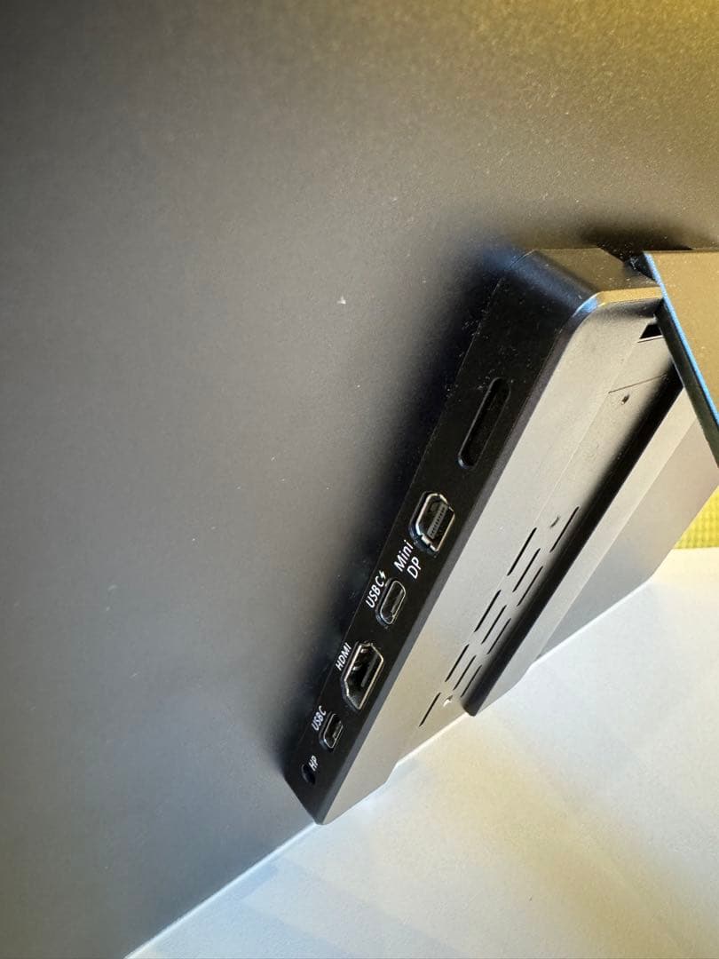 15.6インチ　4K OLEDモバイルモニターディスプレイ　PI-X1