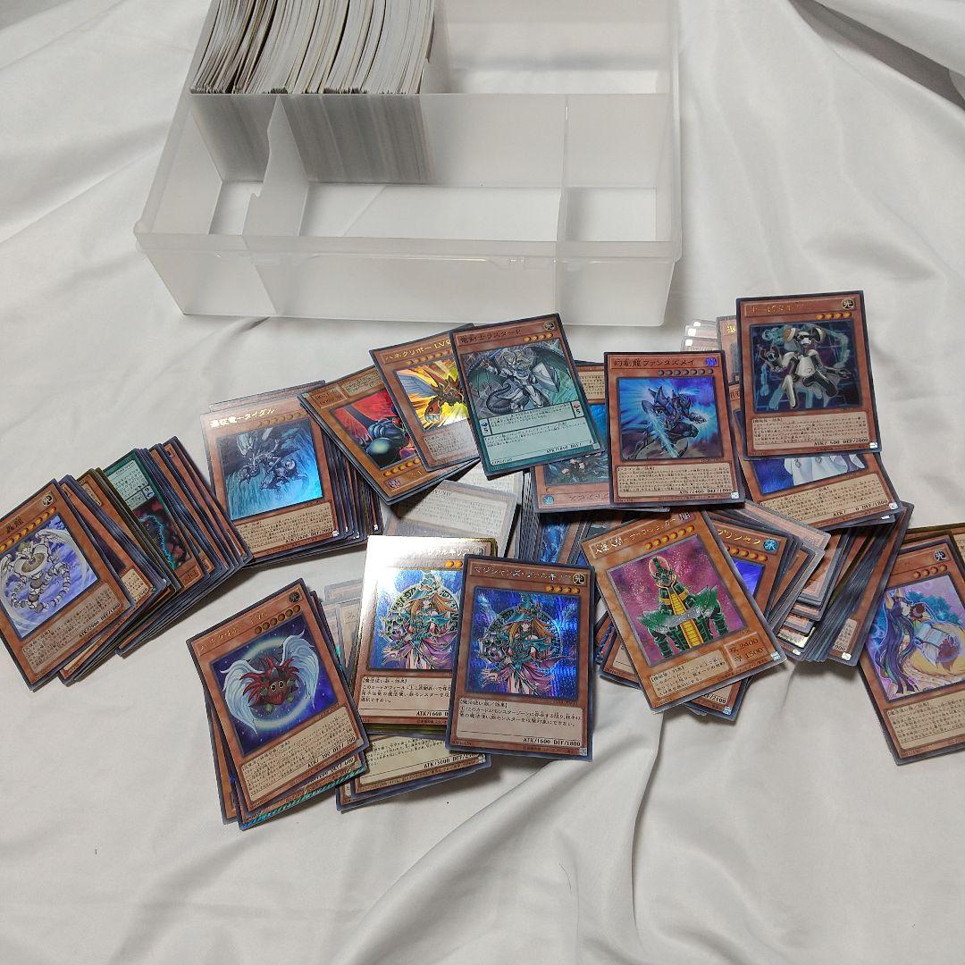 遊戯王OCGカードセット 収納ケース付き SR以上 引退品 約950枚