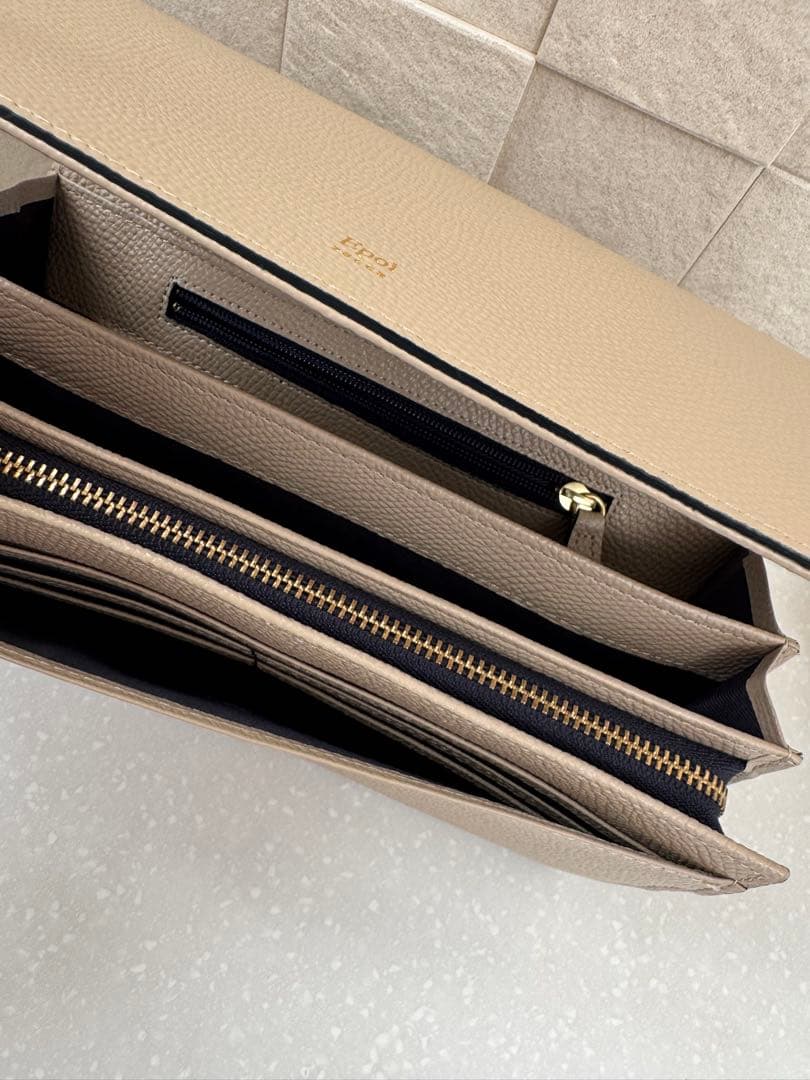 専用です。Epoi マルチウォレットSランク　ベージュ⭐︎エポイ