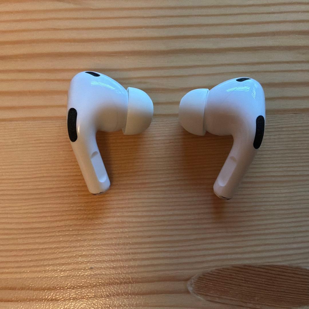 AirPodsPro２本体　第二世代　ケーブル付<Apple純正品>