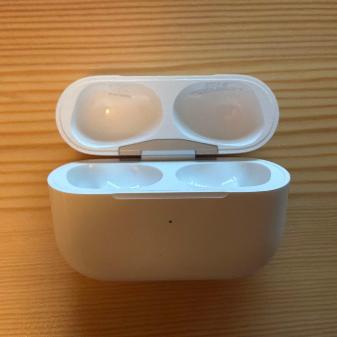 AirPodsPro２本体　第二世代　ケーブル付<Apple純正品>