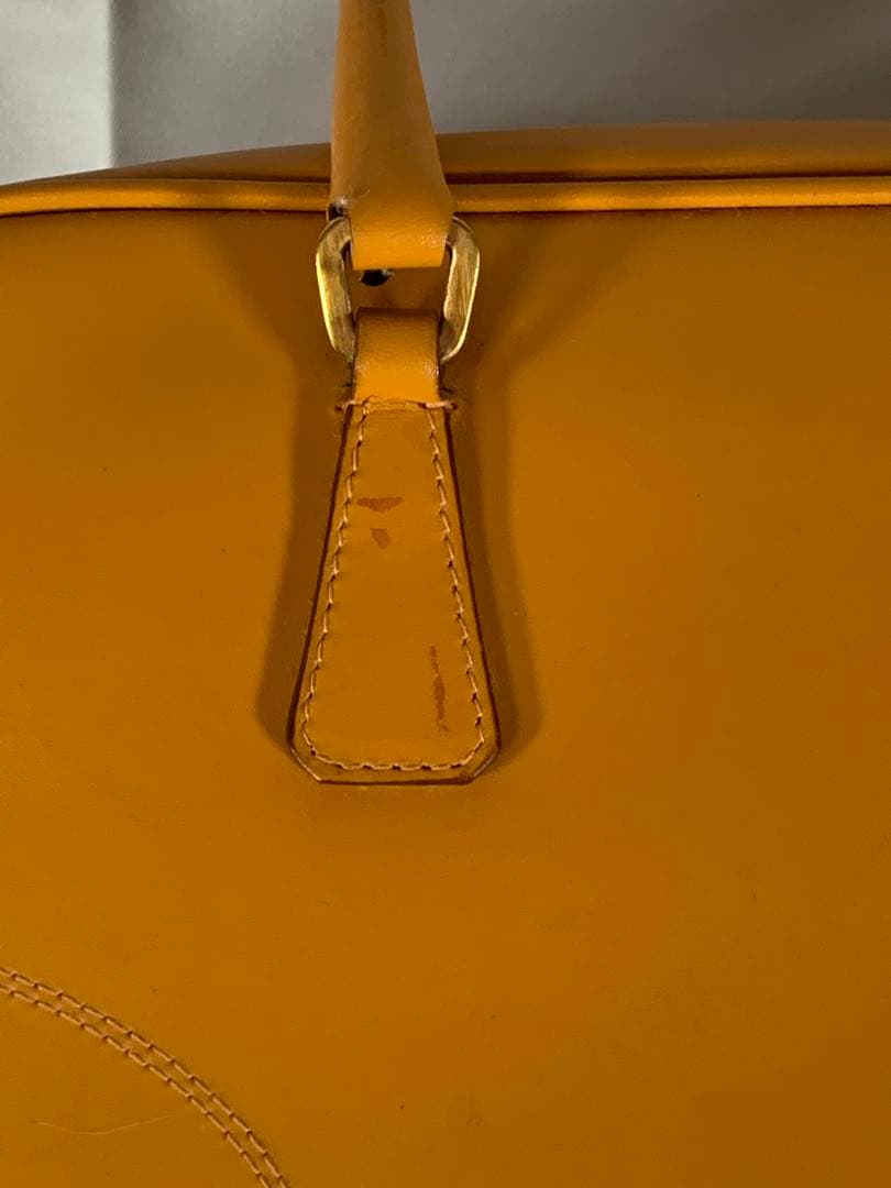 PRADA レザー ハンドバッグ イエロー 希少デザイン‼️