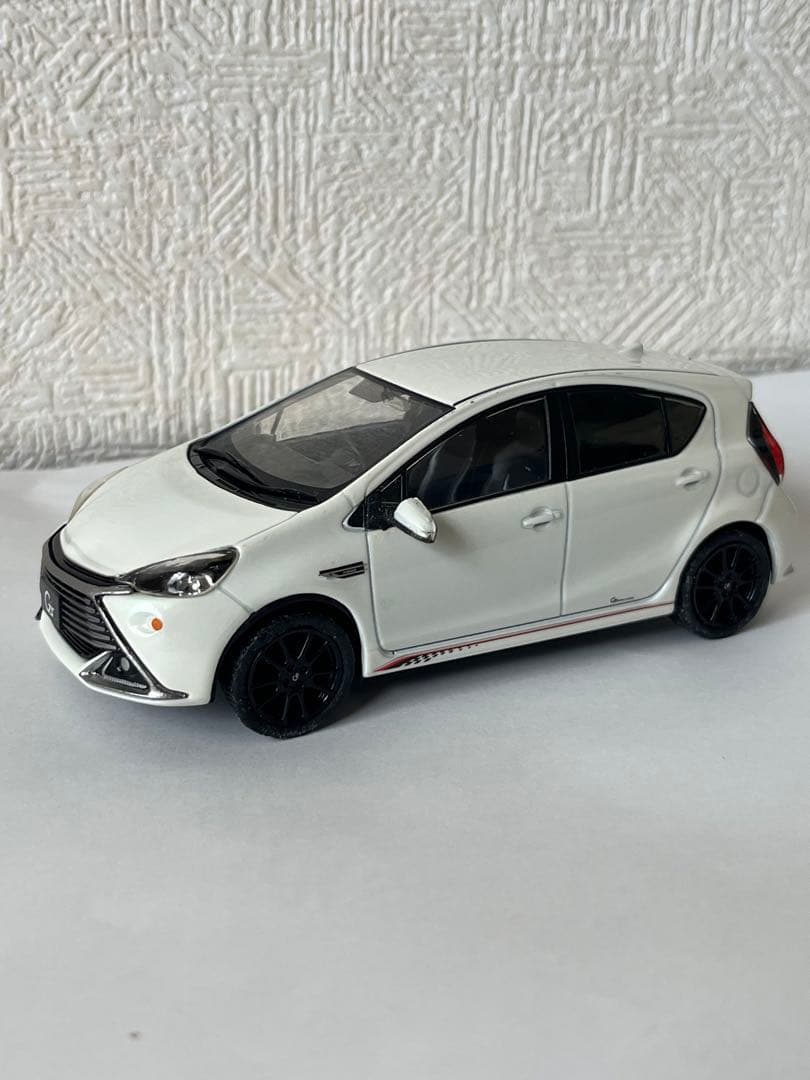値下げ対応します。非売品トヨタ アクアG's ミニカー　1/30