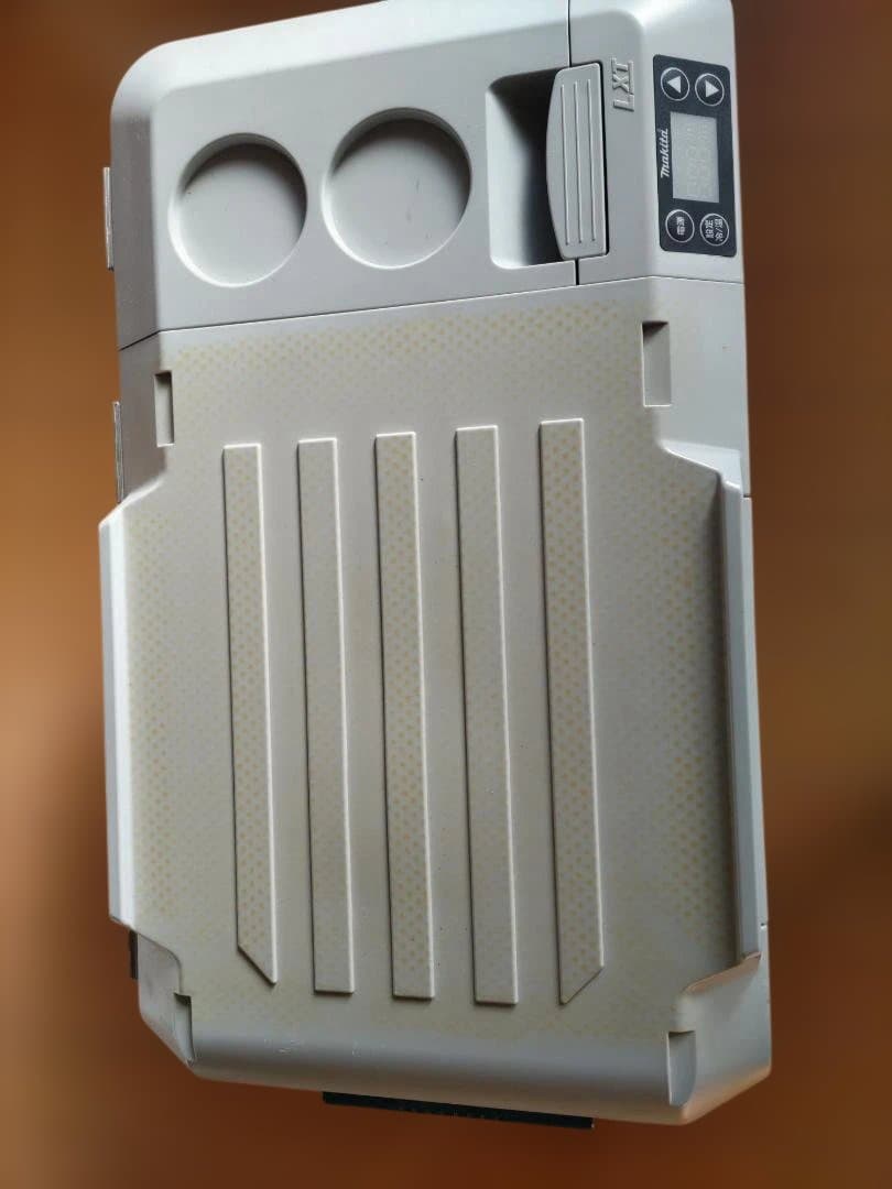 Makita 冷温庫 CW180D