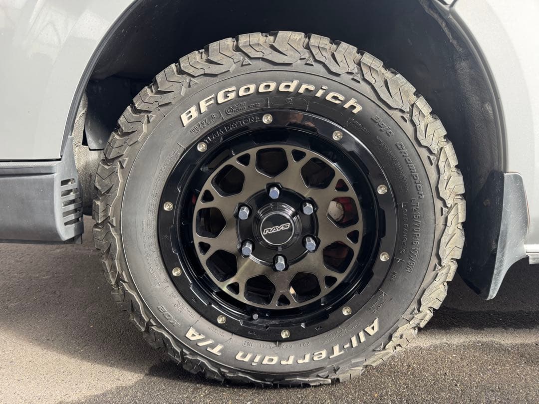 送料込み美品！RAYS M9、BFGoodrichオールテレーン4本セット