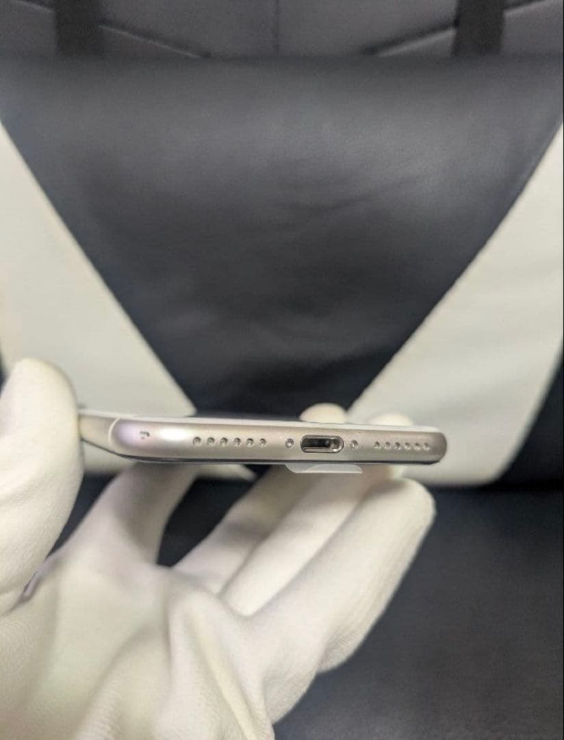 画面新品　iPhoneSE 第3世代 64gb SIMフリー 白