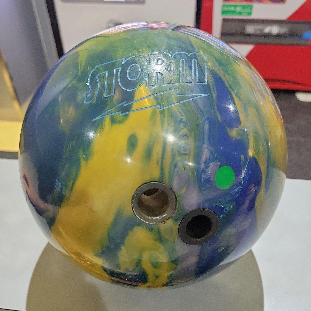 初代サミット　STORM15ポンド　ボウリングボール