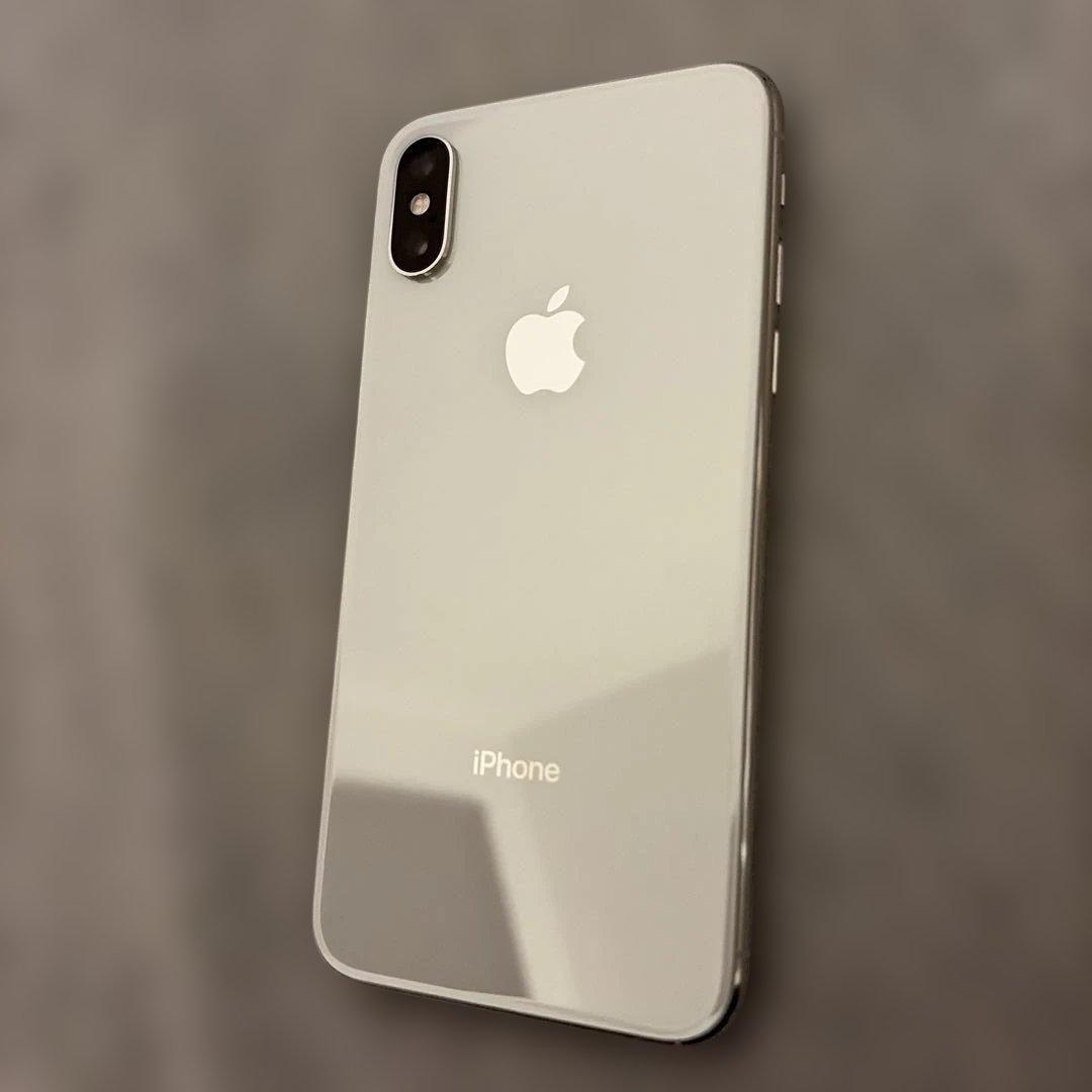 Apple iPhone XS シルバー　64GB 本体のみ
