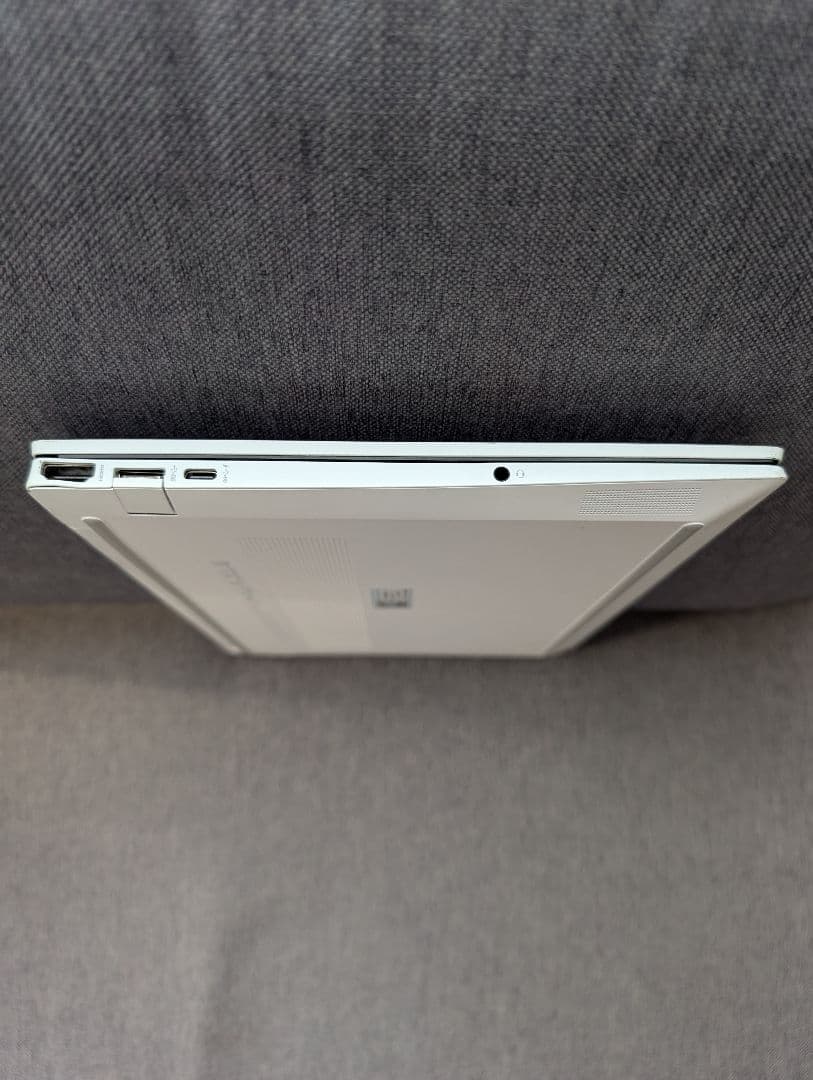 HP Pavilion Aero 13-be 2023年 セラミックホワイト