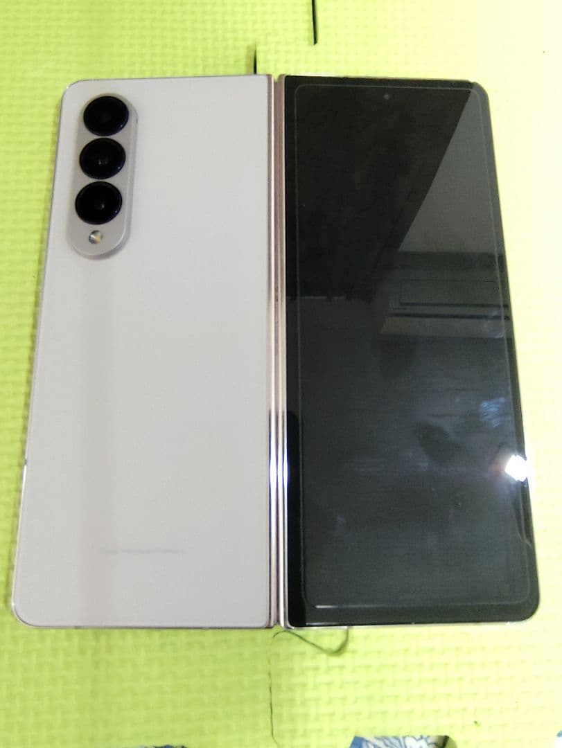 Samsung Galaxy Z Fold 4 512GB ベージュ【ジャンク】